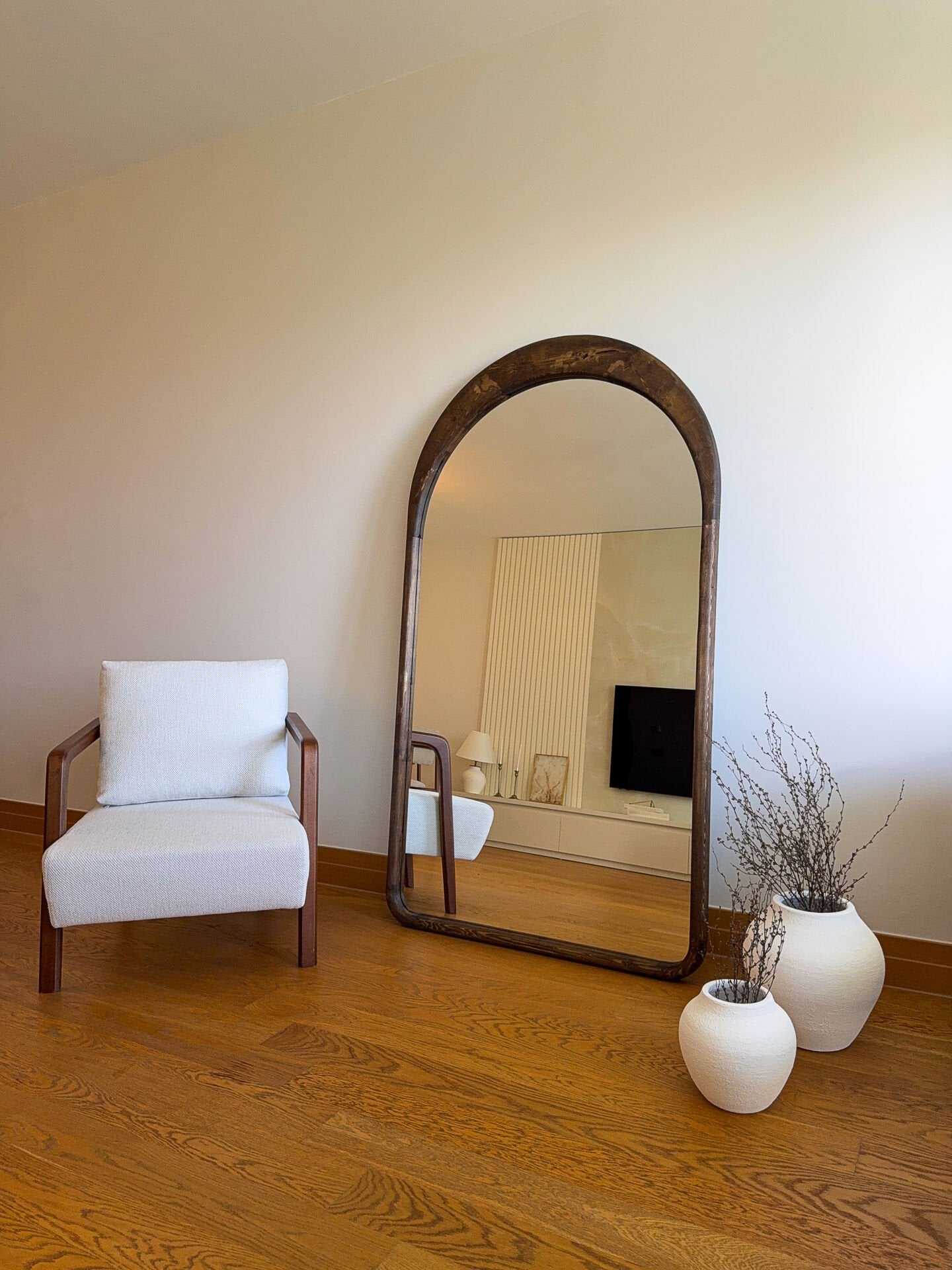 STANDSPIEGEL OVAL MIT KIEFERNHOLZRAHMEN – 180×100 CM